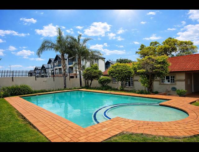 2 bed property for sale in NOORDHANG